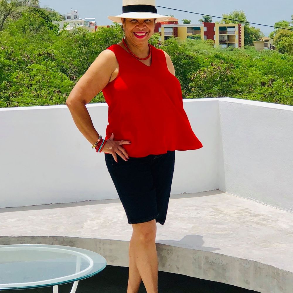 Meet your Posher, Naomi